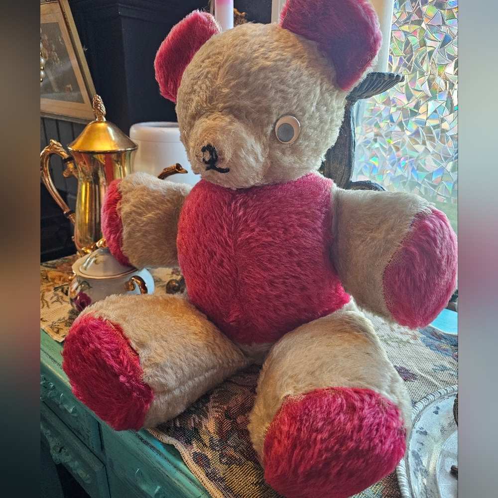 Vintage 1940s Woolie bear.